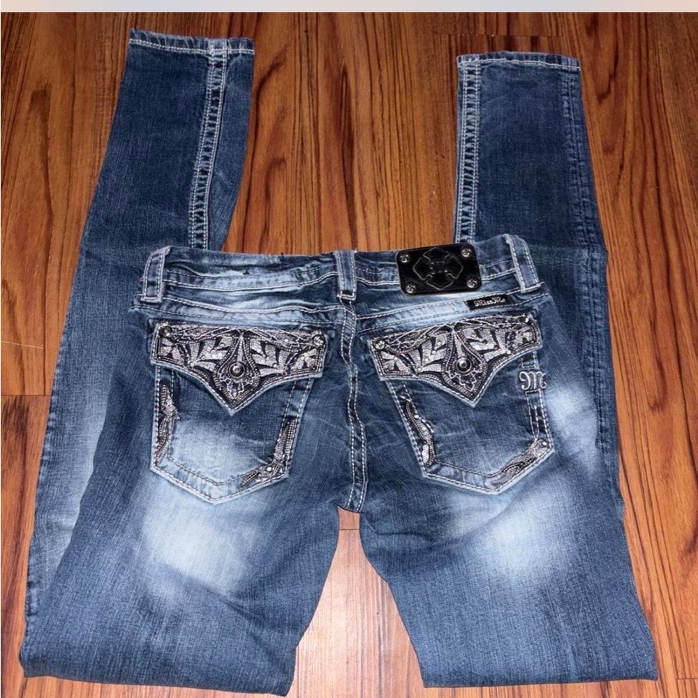 Women’s Dark Wash Embroidered Pocket Jeans